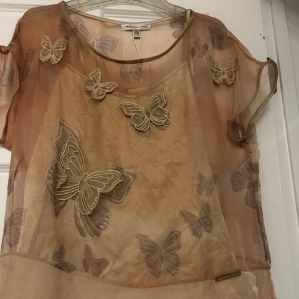Waggon Paris Top  Brand New